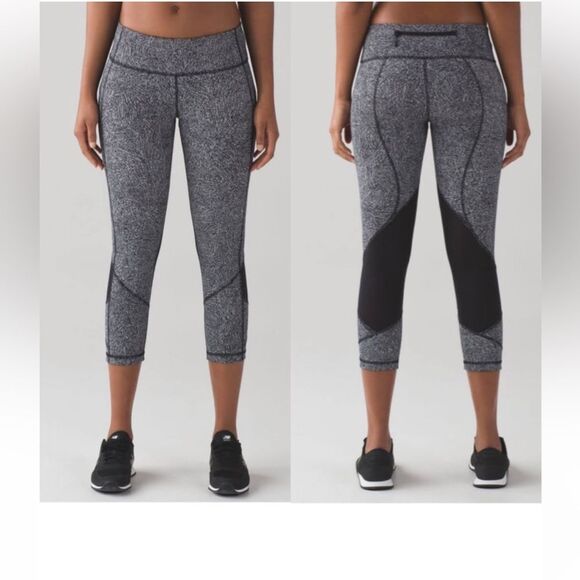 Lululemon Outrun 17" Power Luxtreme Spray Jacquard White Black Crop Pant 6 - Picture 1 of 7